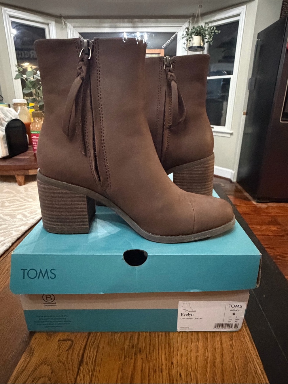 TOMS Women's Brown Suede Evelyn Block Heel Ankle Boots Size 6 with box